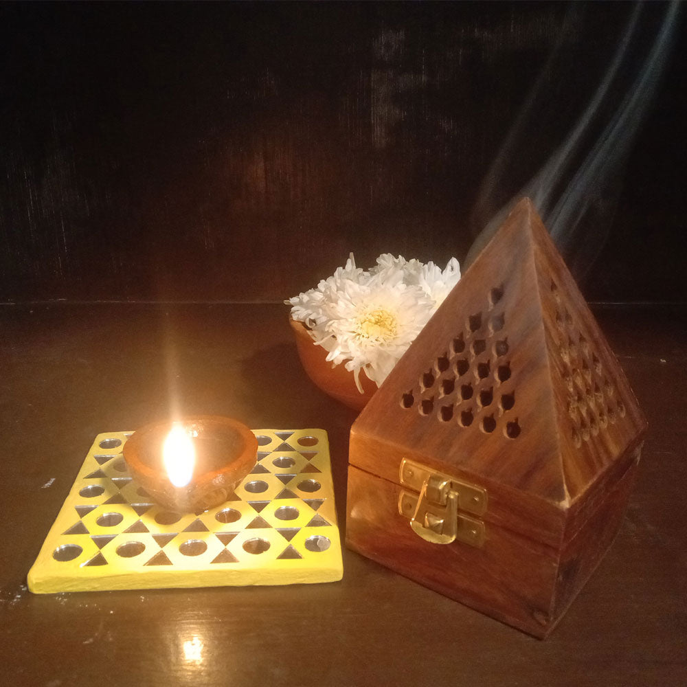 Wooden Square Pyramid Dhoop Holder size - 3" x 5"