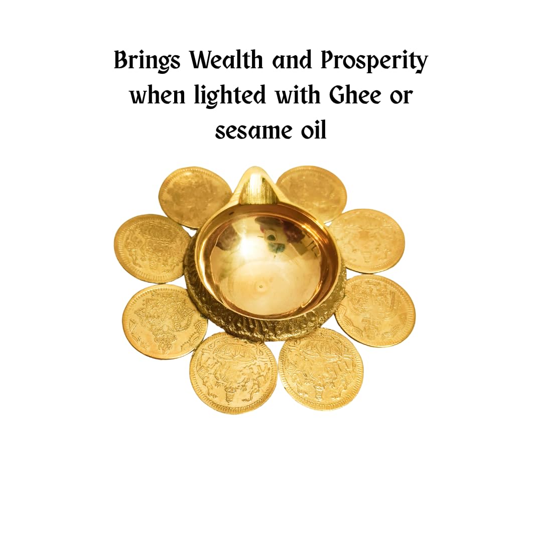 Kuber vilakku with 8 Coins